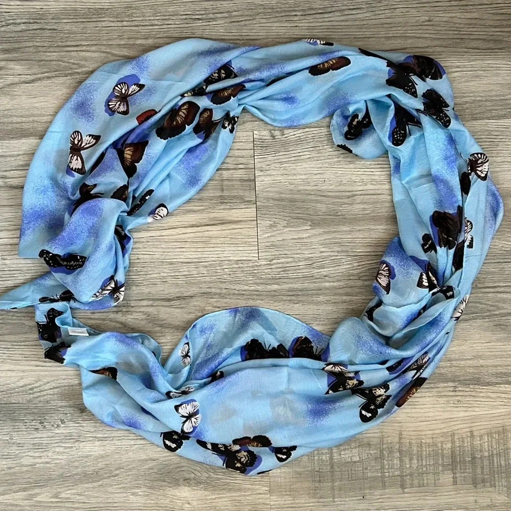 Scarf Light Blue with‎ Butterfly